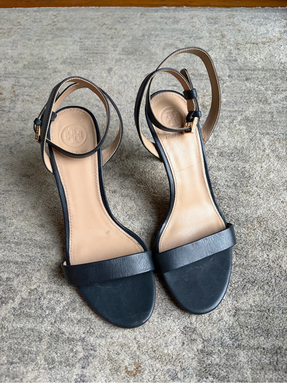 Tory Burch Elana 85 mm Strappy Sandal size 5.5 Navy/Black
